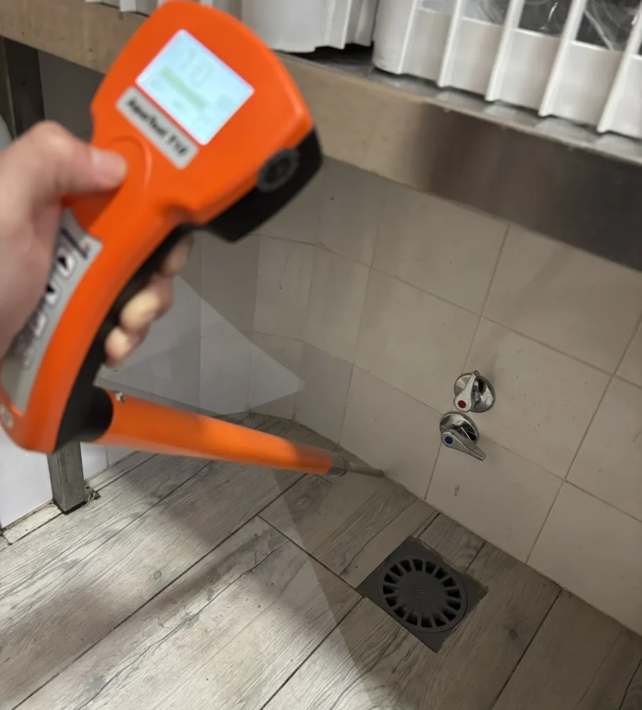 Detección de fuga oculta en Pontevedra mediante el uso de tecnología avanzada