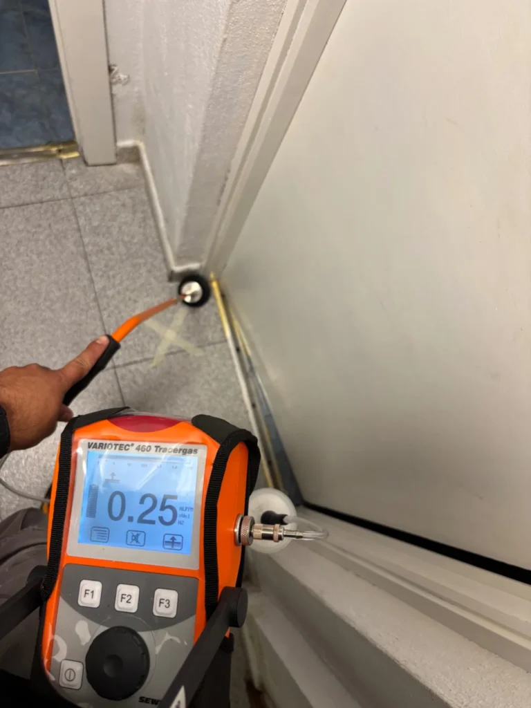 Mediante el uso de gas trazador es posible localizar con gran precisión fugas ocultas en casa
